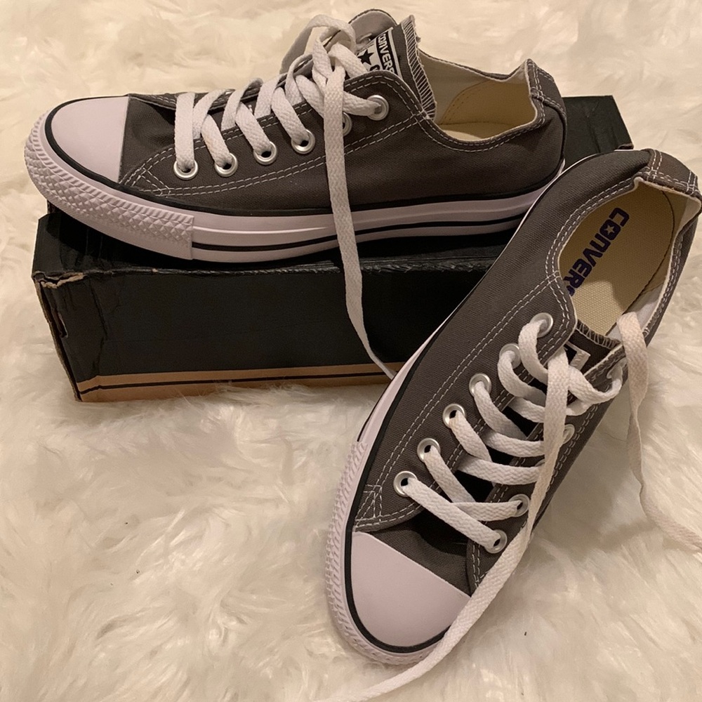 Converse Chuck Taylor Low Top All Star Canvas Charcoal Gray. Size 7 Women 5 Men